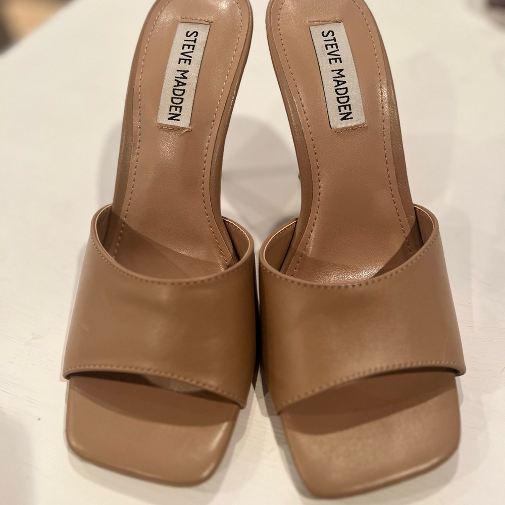 Steve Madden Tan Leather Heels size 7.5